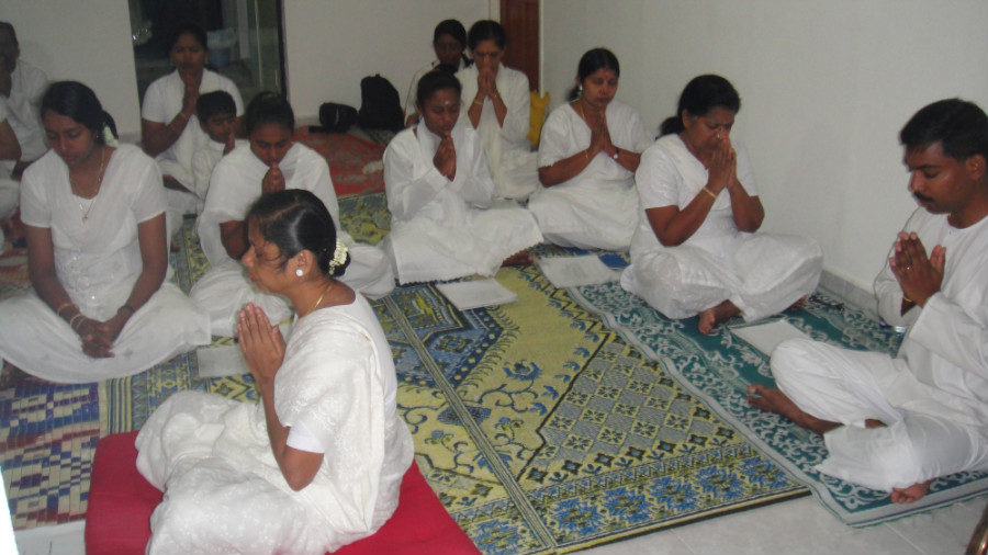 8 Gana Geetham Sang by Divine Disciples